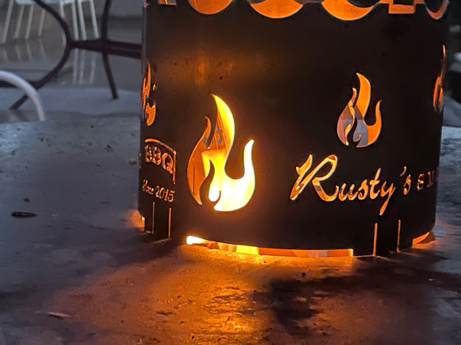 Feuer trifft Qualität aus Edelstahl